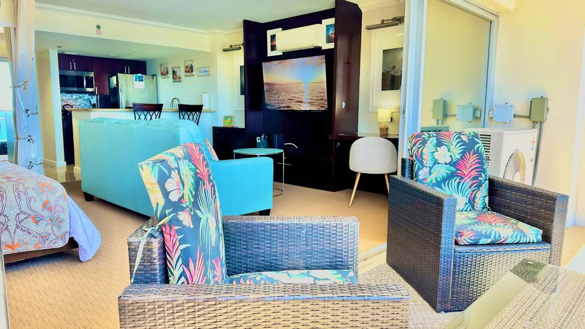 Aparthotel Waikiki Beach Experience! Luxury Oceanview Suite! Honolulu