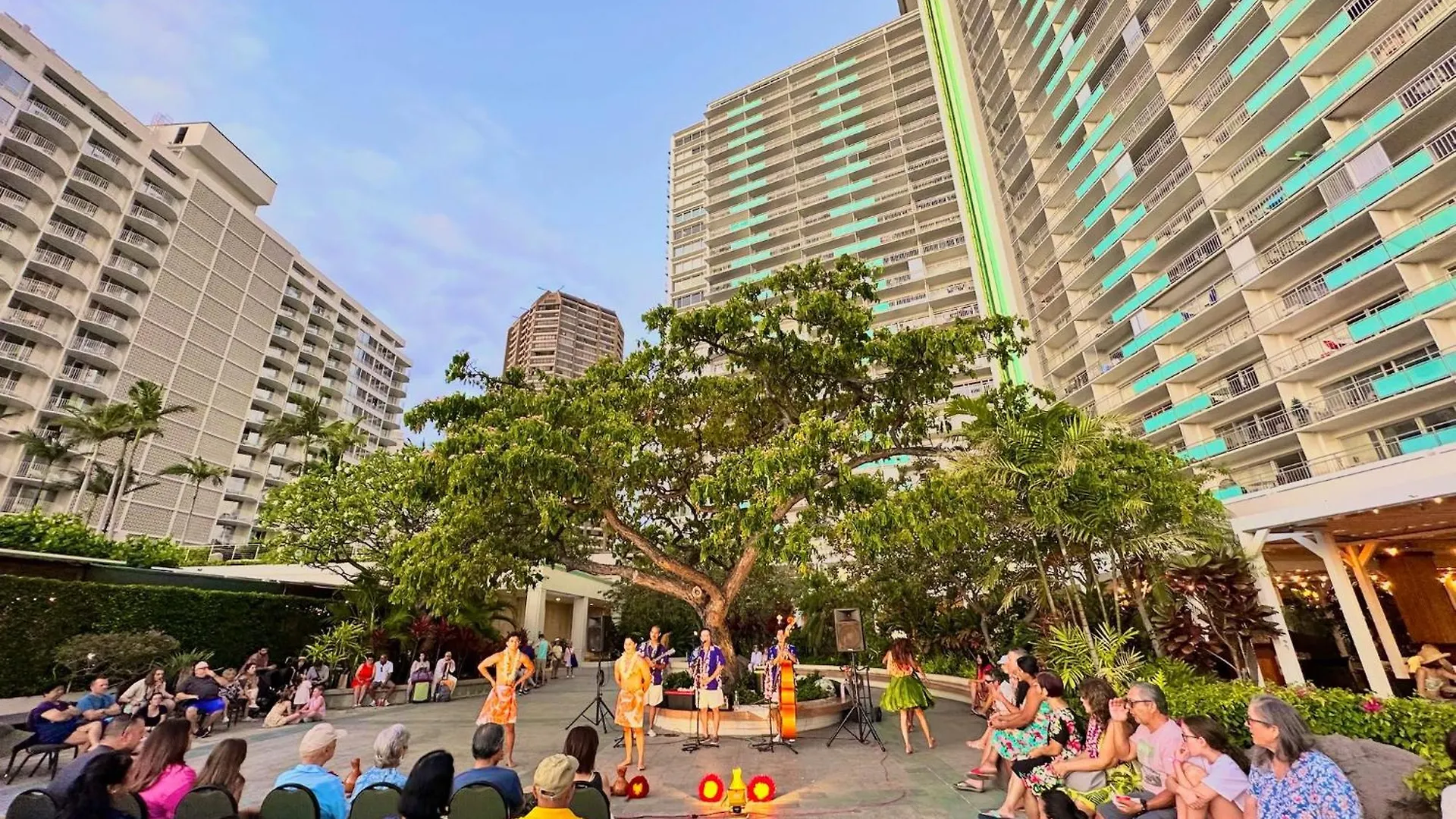 Aparthotel Waikiki Beach Experience! Luxury Oceanview Suite! Honolulu