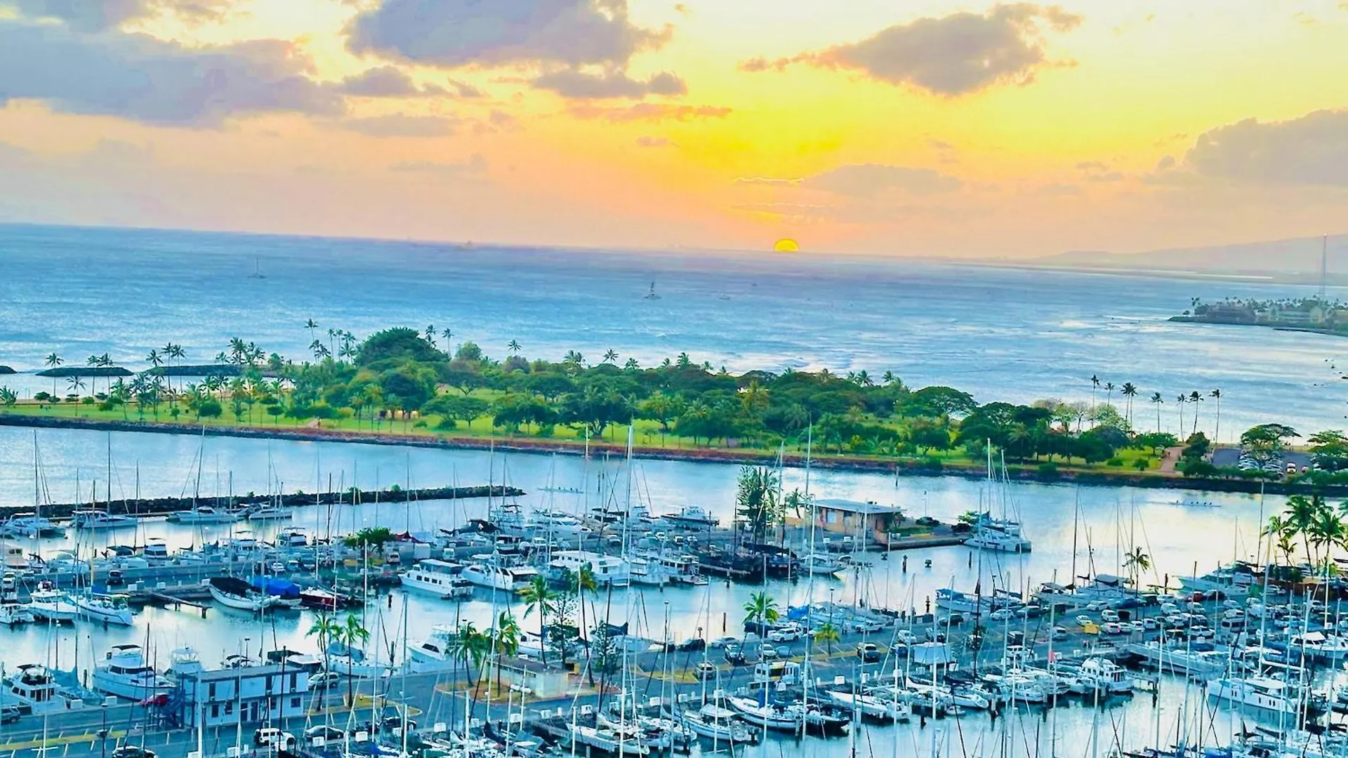 Waikiki Beach Experience! Luxury Oceanview Suite! Honolulu Aparthotel