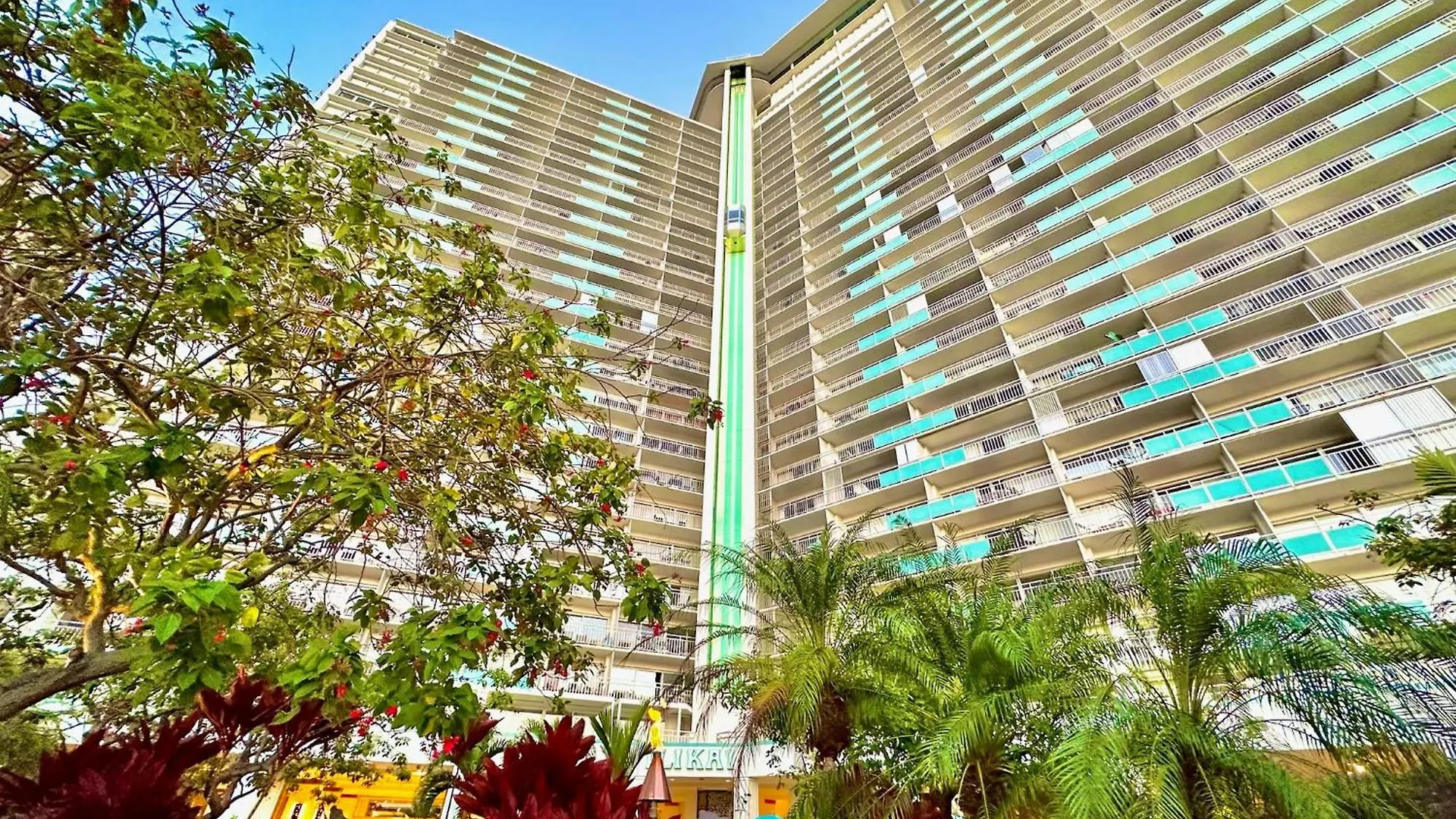 Waikiki Beach Experience! Luxury Oceanview Suite! Honolulu Aparthotel