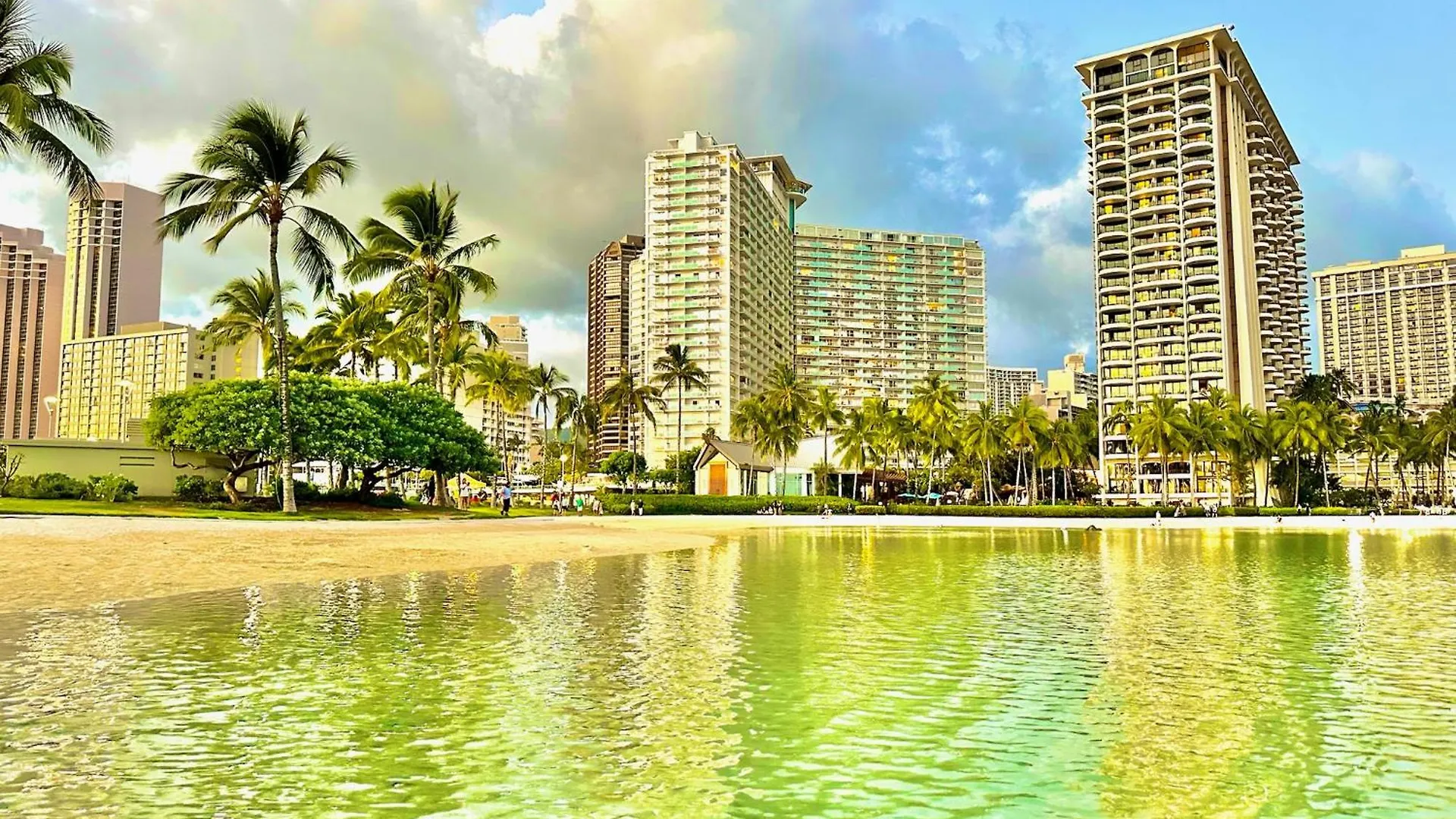 Waikiki Beach Experience! Luxury Oceanview Suite! Honolulu Aparthotel