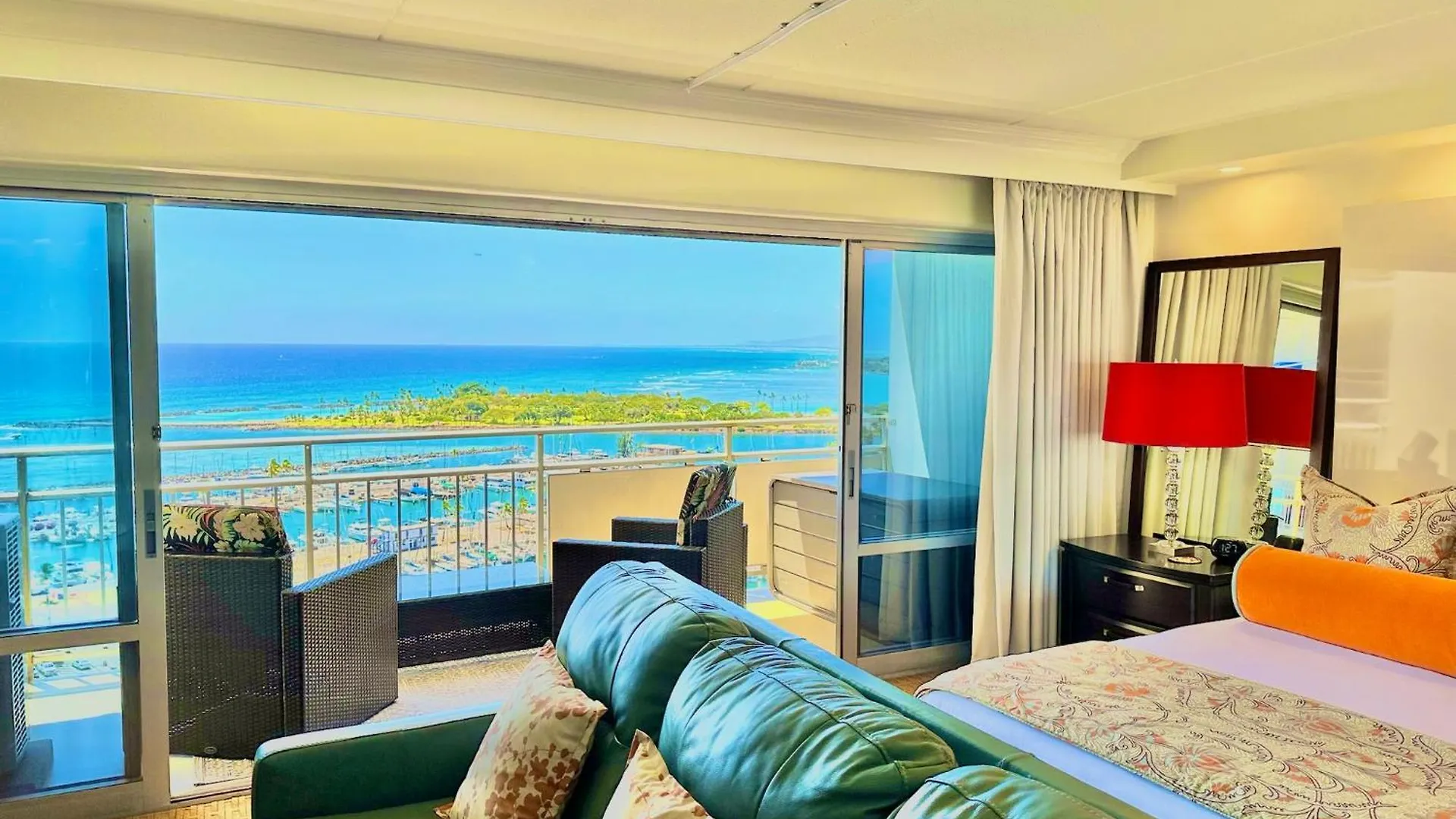 Waikiki Beach Experience! Luxury Oceanview Suite! Honolulu Aparthotel