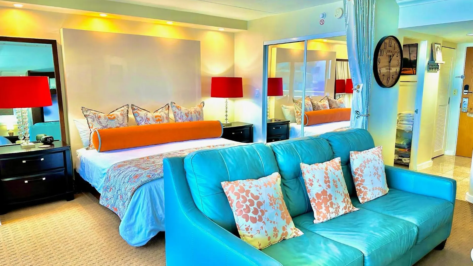 Waikiki Beach Experience! Luxury Oceanview Suite! Honolulu Aparthotel