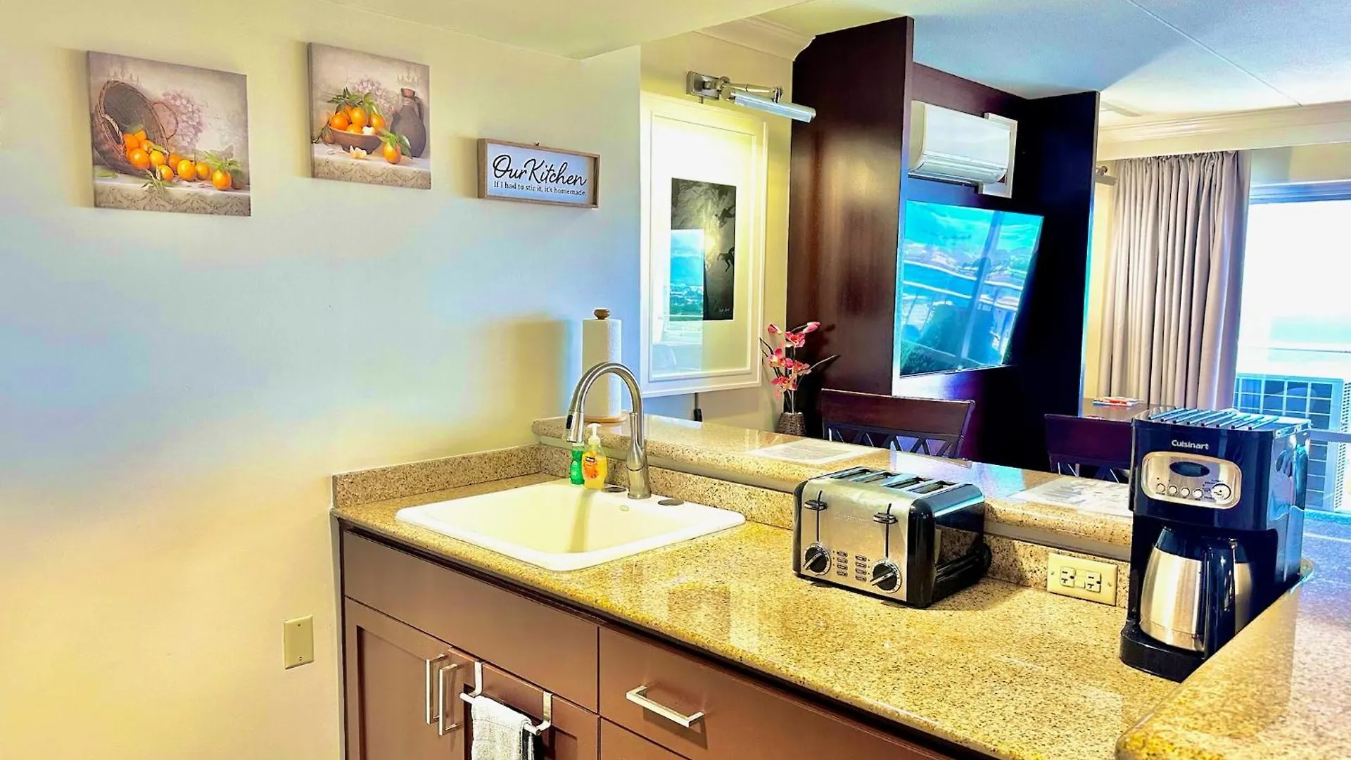 Waikiki Beach Experience! Luxury Oceanview Suite! Honolulu