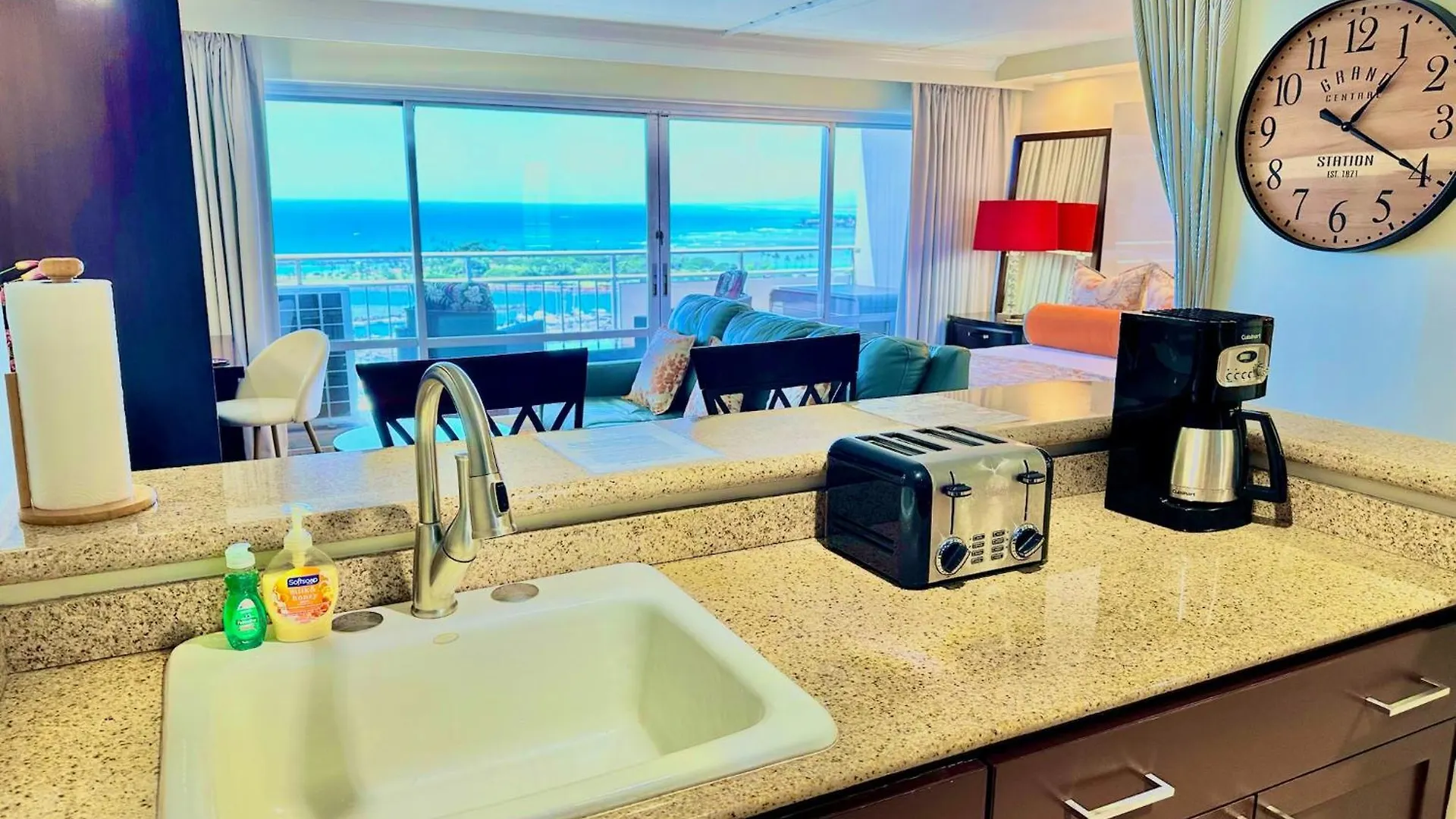 Aparthotel Waikiki Beach Experience! Luxury Oceanview Suite! Honolulu