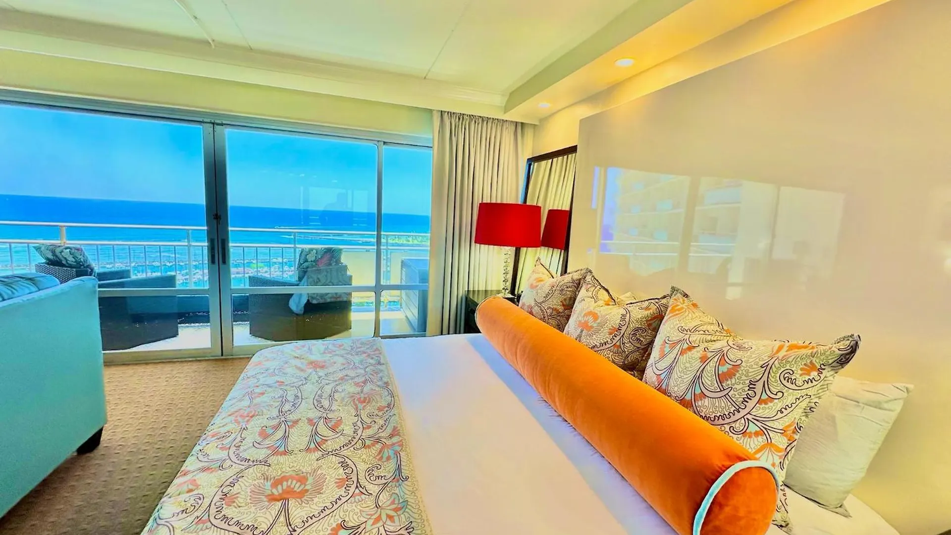Aparthotel Waikiki Beach Experience! Luxury Oceanview Suite! Honolulu