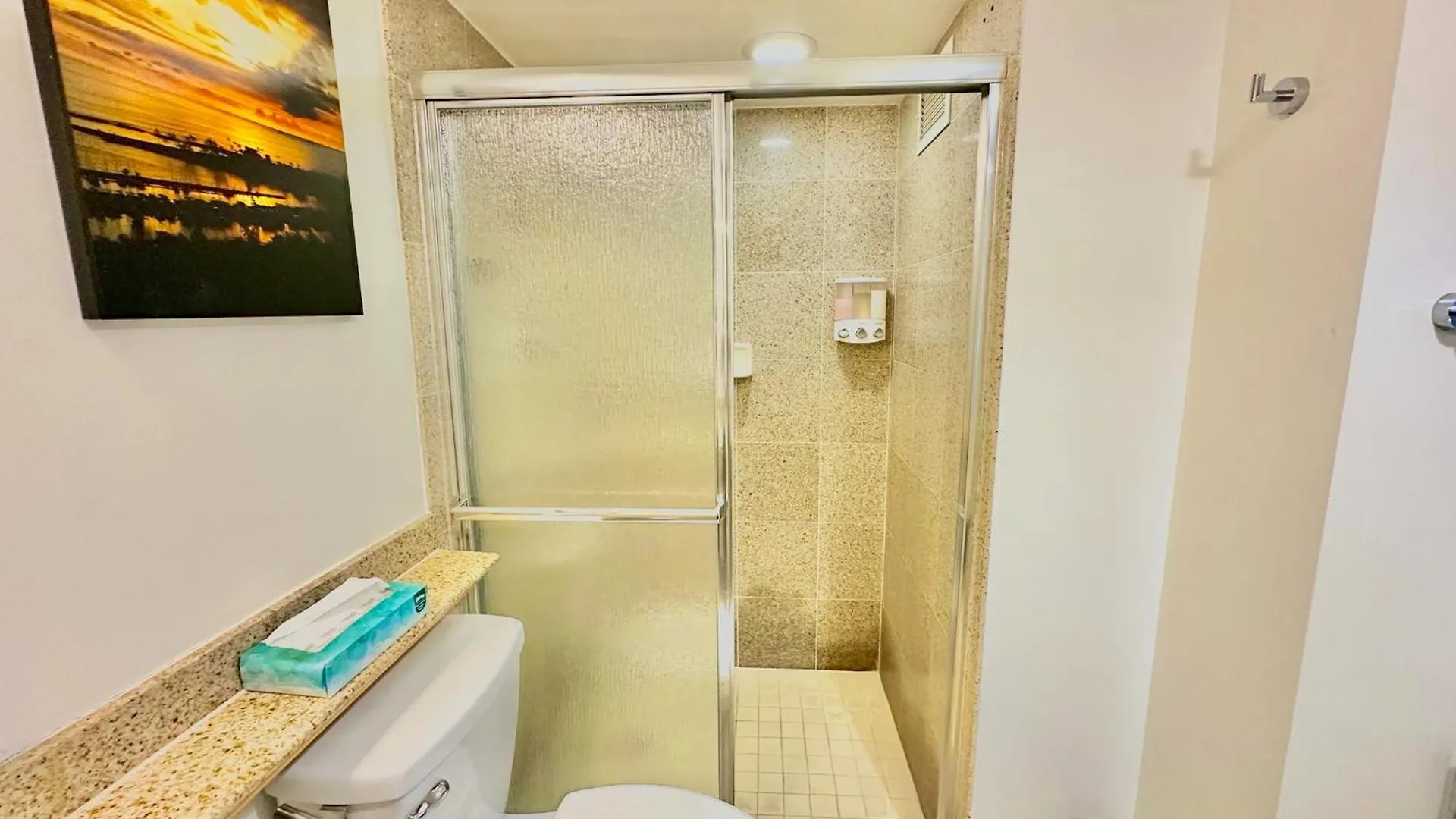 Waikiki Beach Experience! Luxury Oceanview Suite! Honolulu