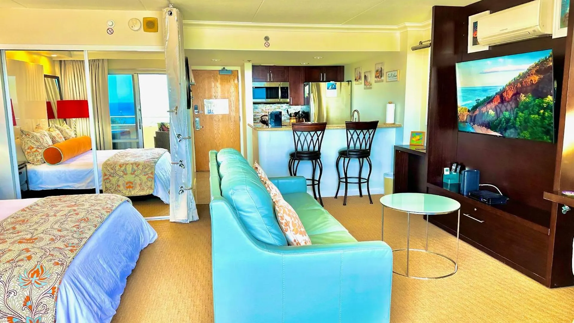 Waikiki Beach Experience! Luxury Oceanview Suite! Honolulu Aparthotel