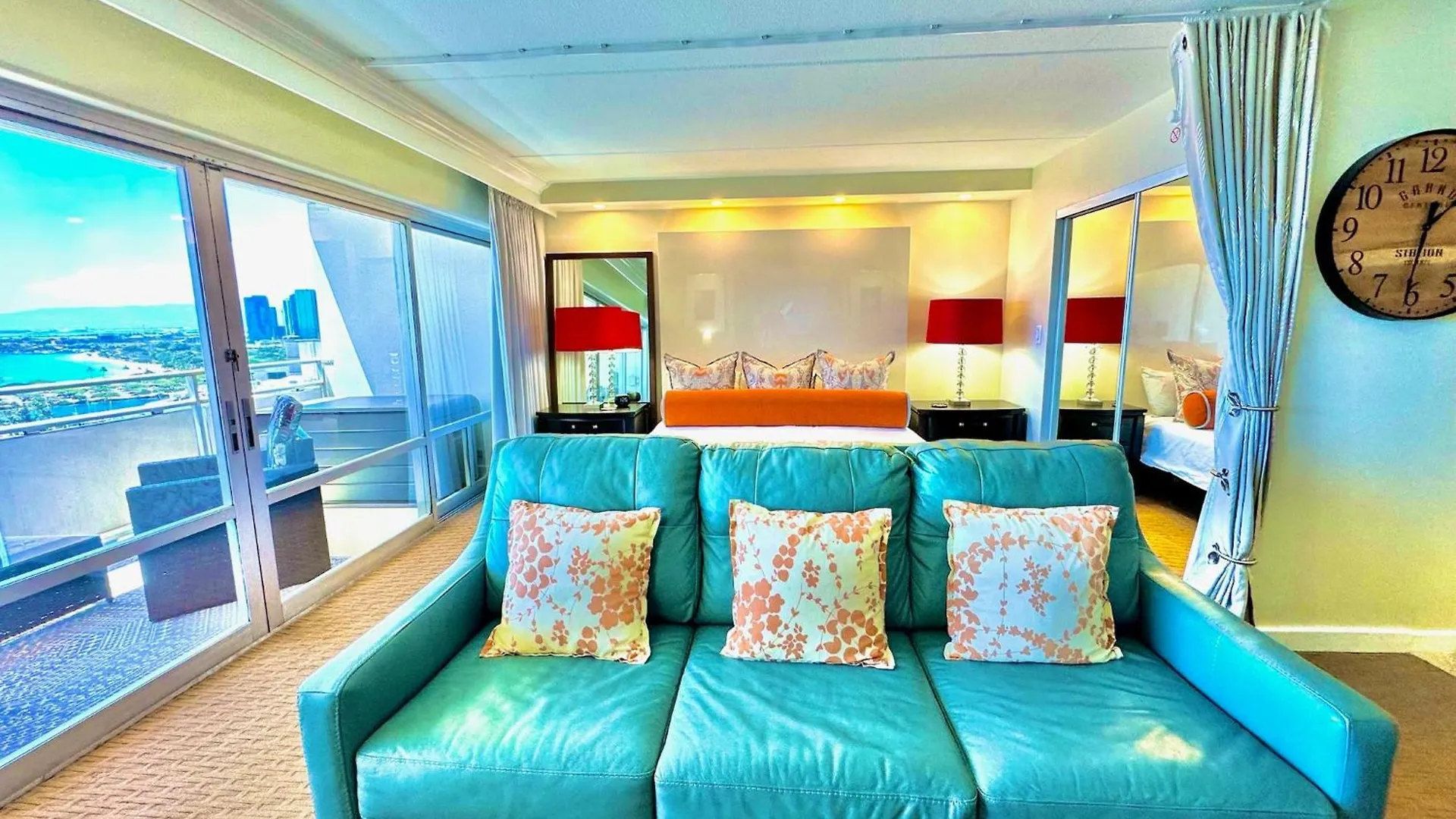 Waikiki Beach Experience! Luxury Oceanview Suite! Honolulu