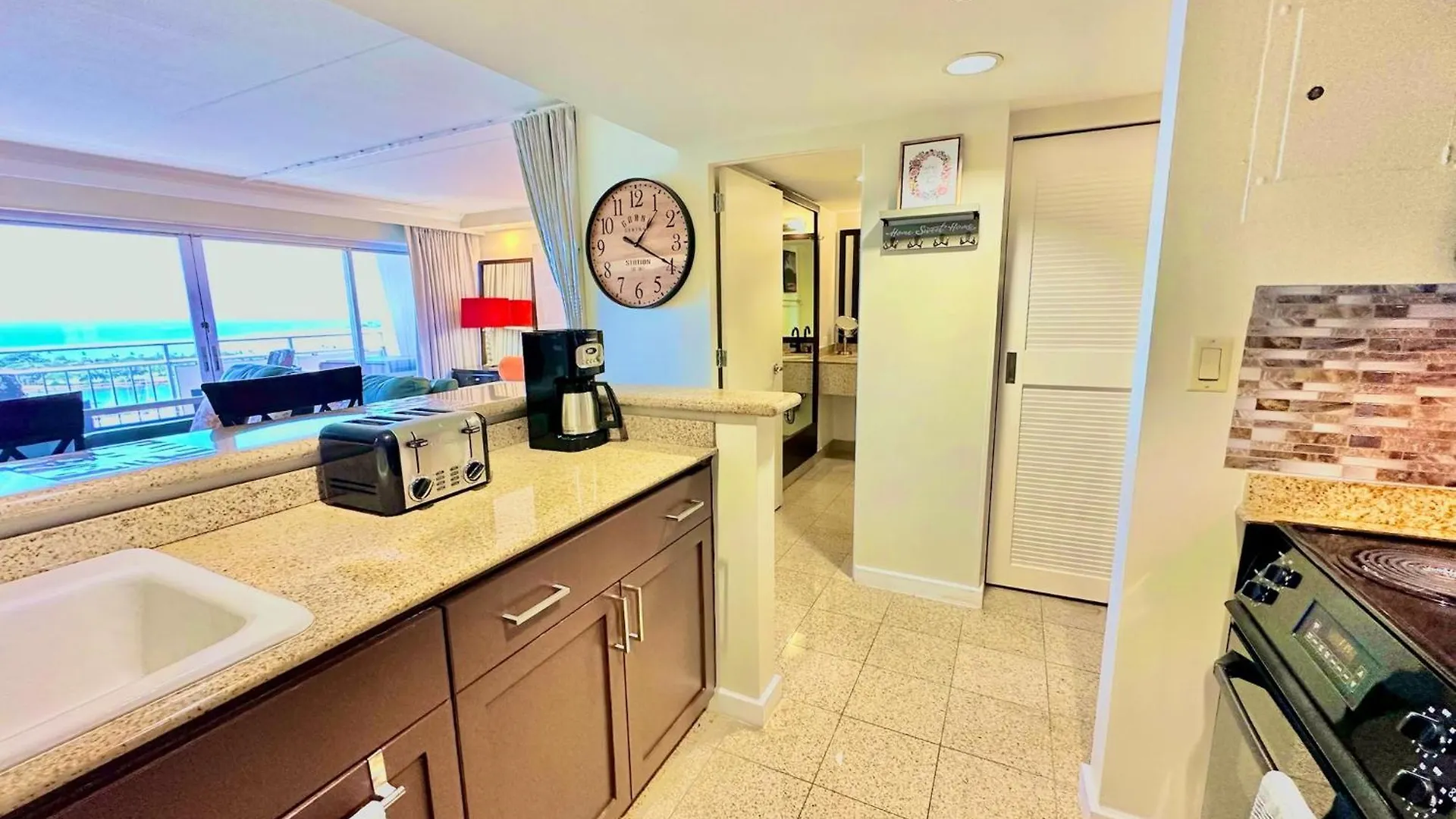 Waikiki Beach Experience! Luxury Oceanview Suite! Honolulu